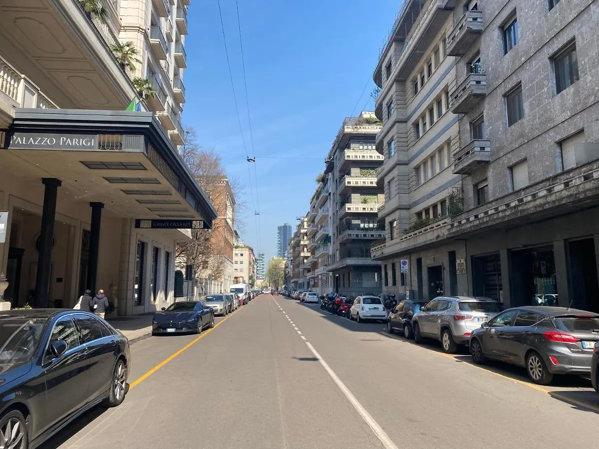 Apartment In Brera Милан Италия
