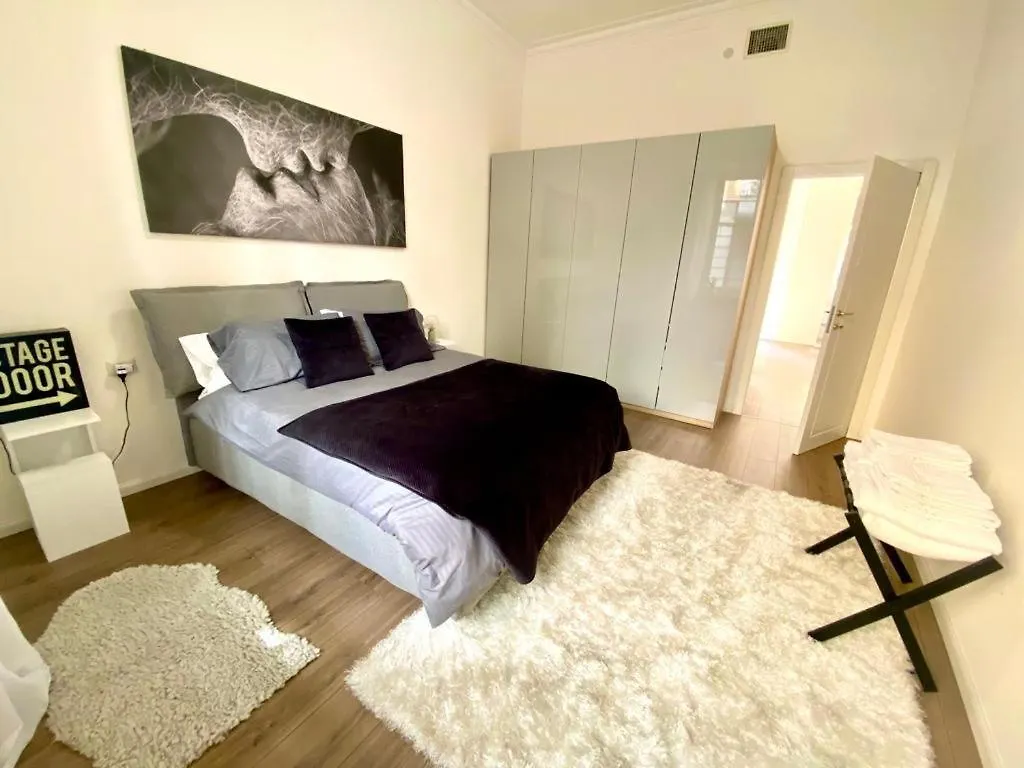 Apartment In Brera Милан Италия
