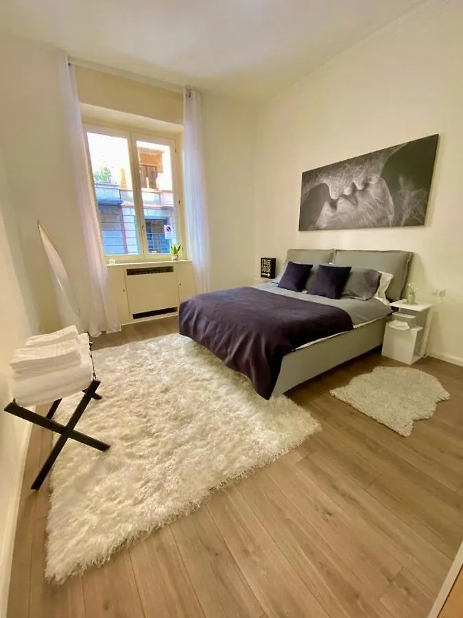 Apartment In Brera Milan Italy