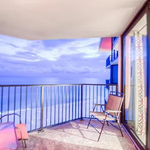 sunbird-east-1107-beautiful-gulf-front-1bd-1-ba-and.panamacity-beachhotels.com/