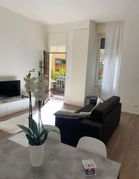 Apartment In Brera Milán 0*,